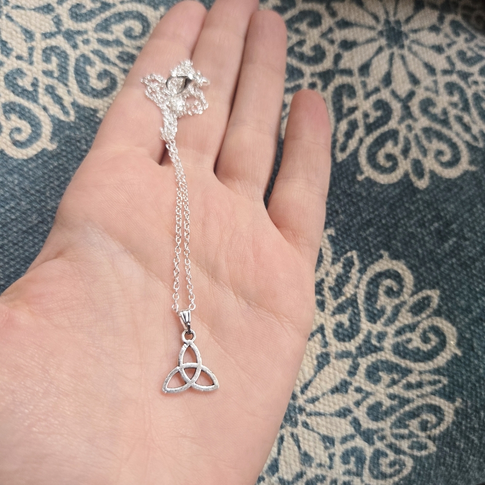 New Dainty Silver Celtic Knot Necklace - Picture 6 of 6